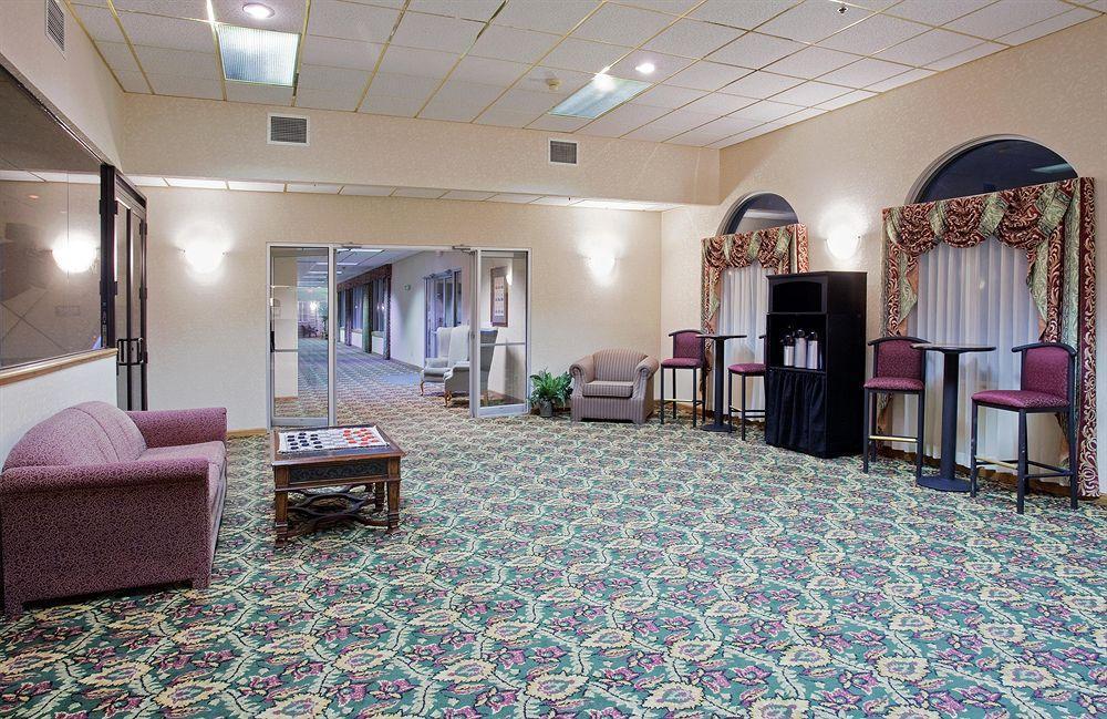 Country Inn & Suites By Radisson, Sidney, Ne Interior photo